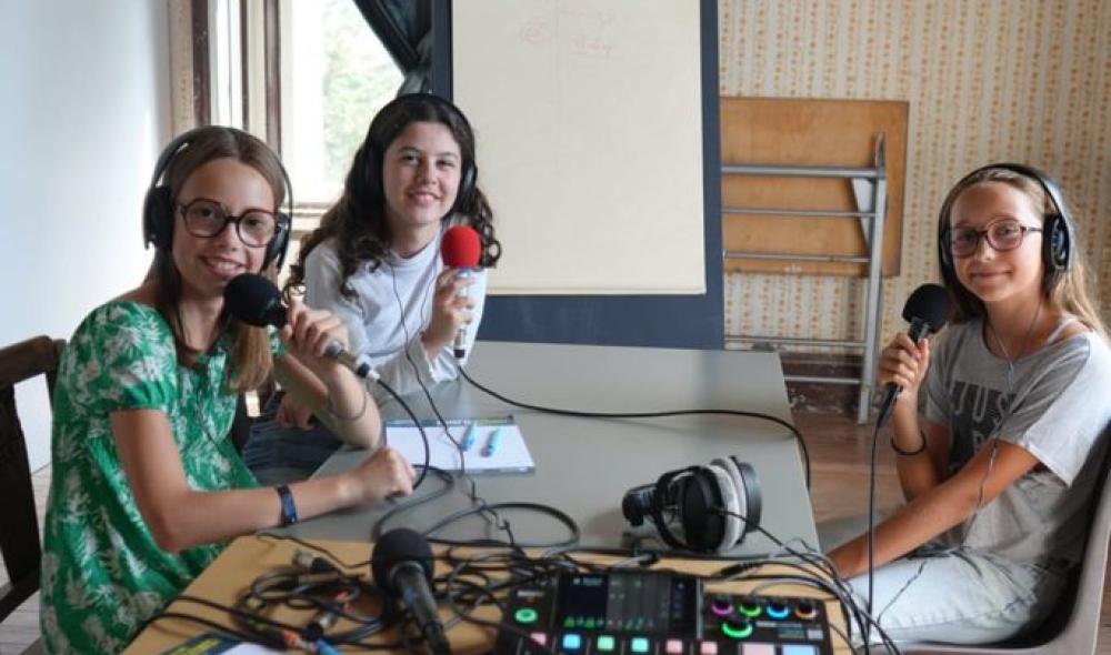 Atelier du comité de rédaction du journal et atelier radiophonique des ados des Côtes d'Armor "Le Mag"